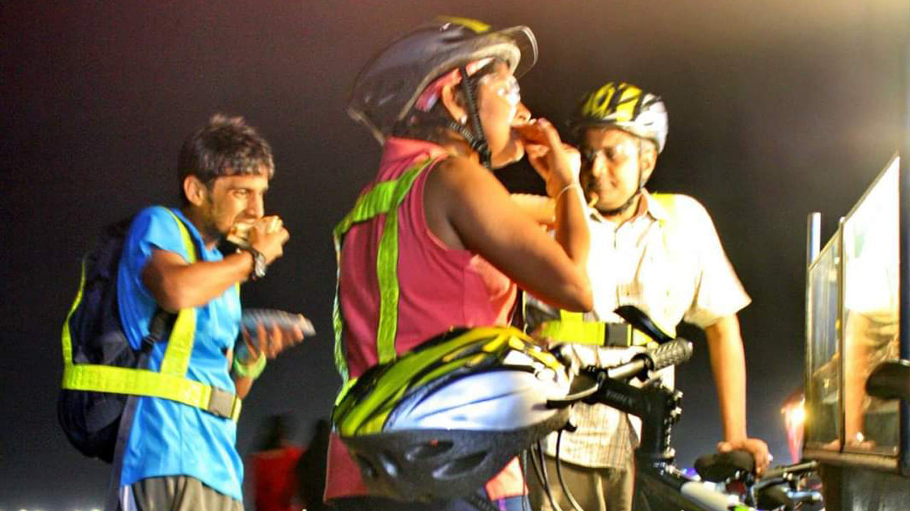 Streetfood Cycling Tour from Colombo