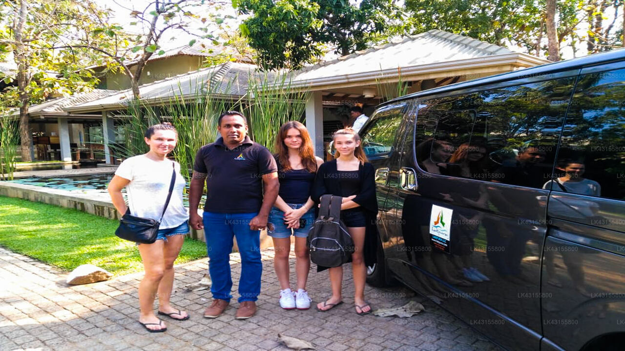 Transfer between Colombo Airport (CMB) and The Butterfly Inn, Marawila